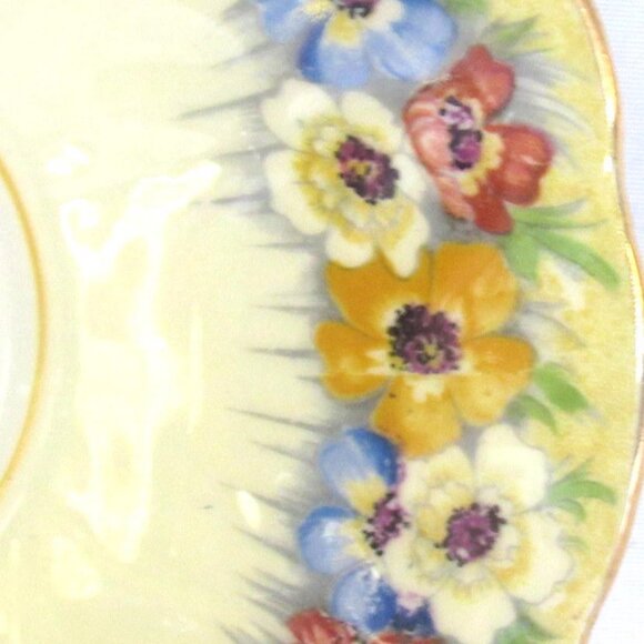 Aynsley Tea Cup and Saucer Soft Buttery Yellow Ring of Flowers Crocus Shape D111 - Picture 8 of 9